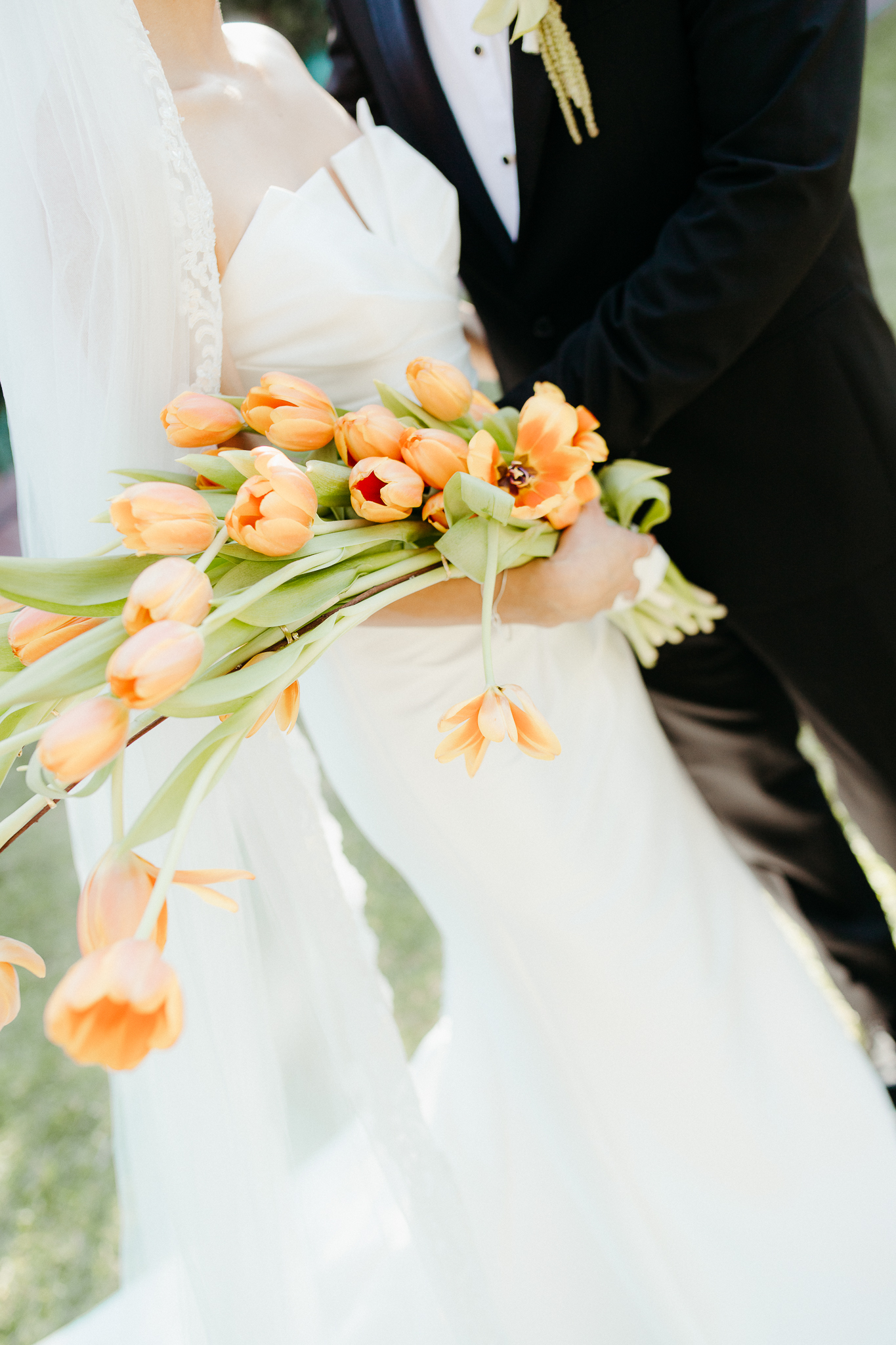 Emotional candid from Diana and Mario's wedding by David Tovar
