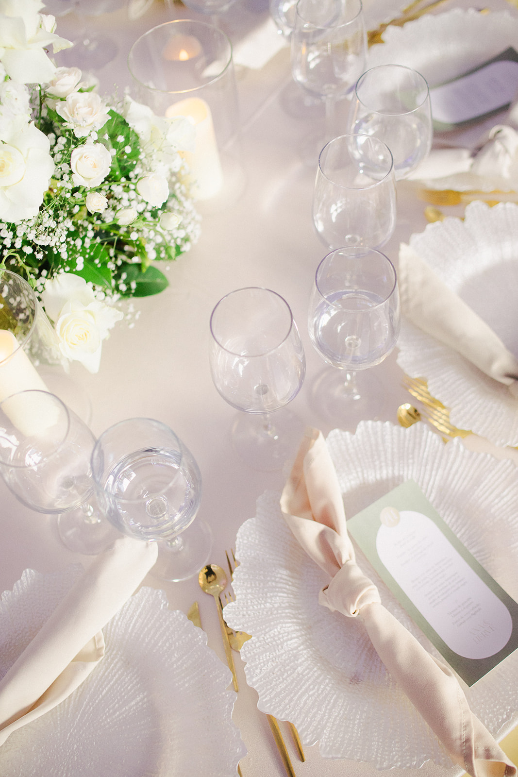 Quiet detail from a wedding day, photographed by David Tovar in Mexico